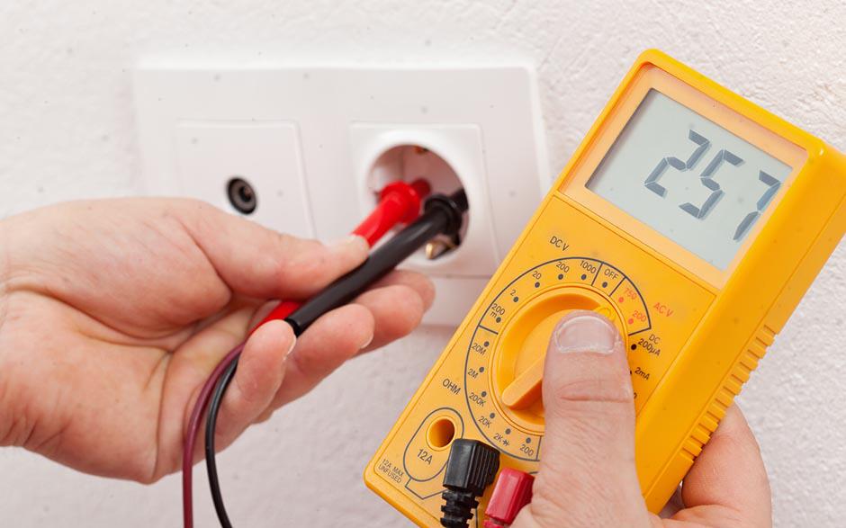 taux horaire électricien Plaisir